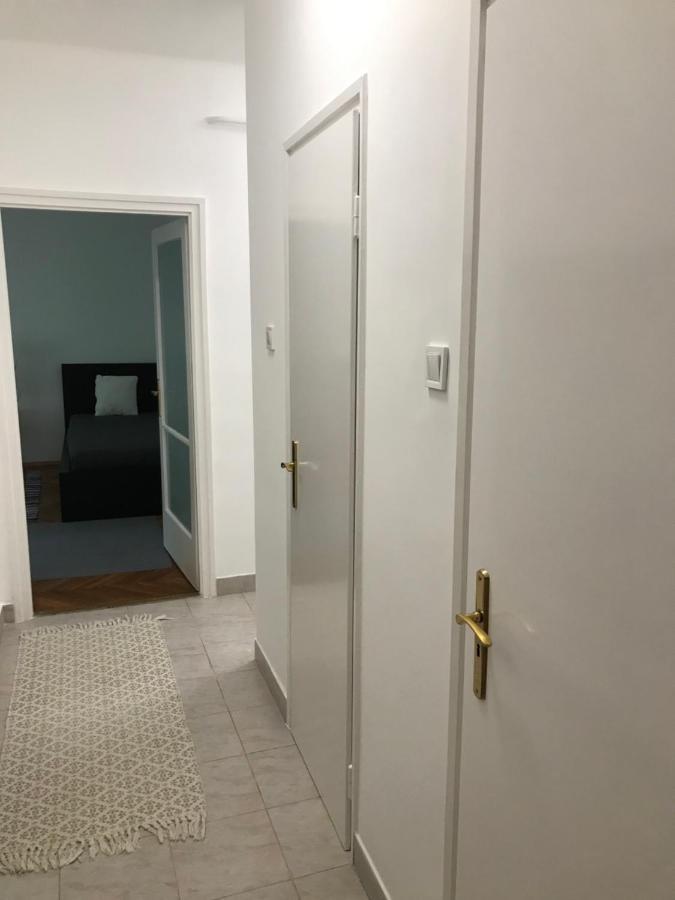Koezponti Apartman Kiskunfélegyháza Buitenkant foto