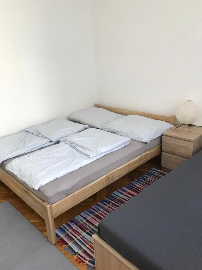 Koezponti Apartman Kiskunfélegyháza Buitenkant foto