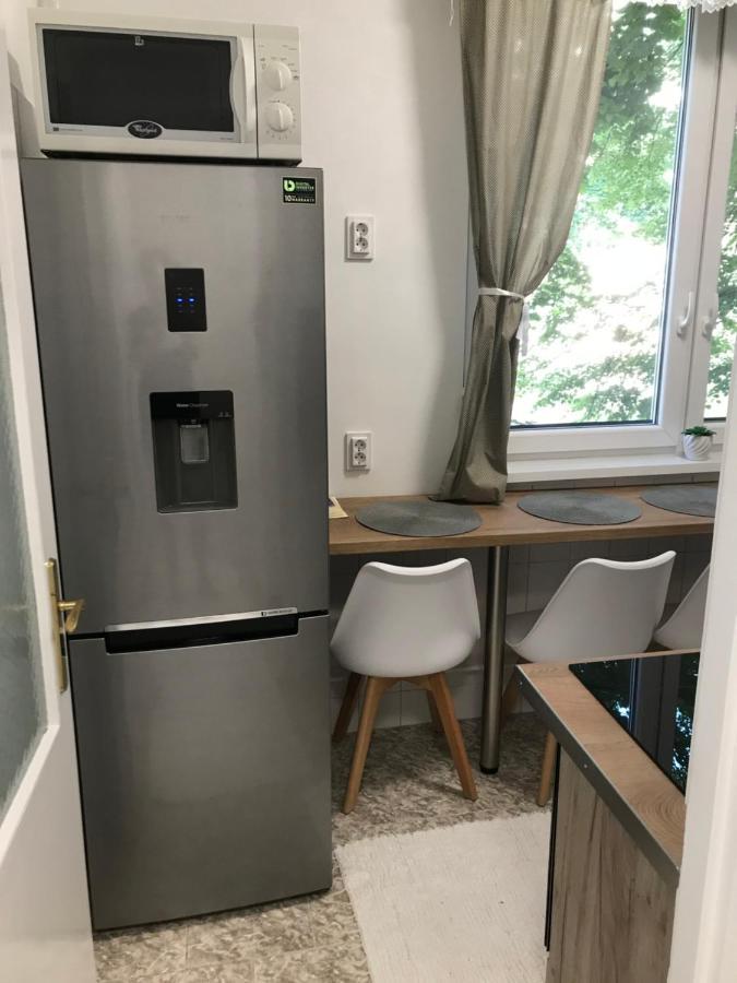 Koezponti Apartman Kiskunfélegyháza Buitenkant foto