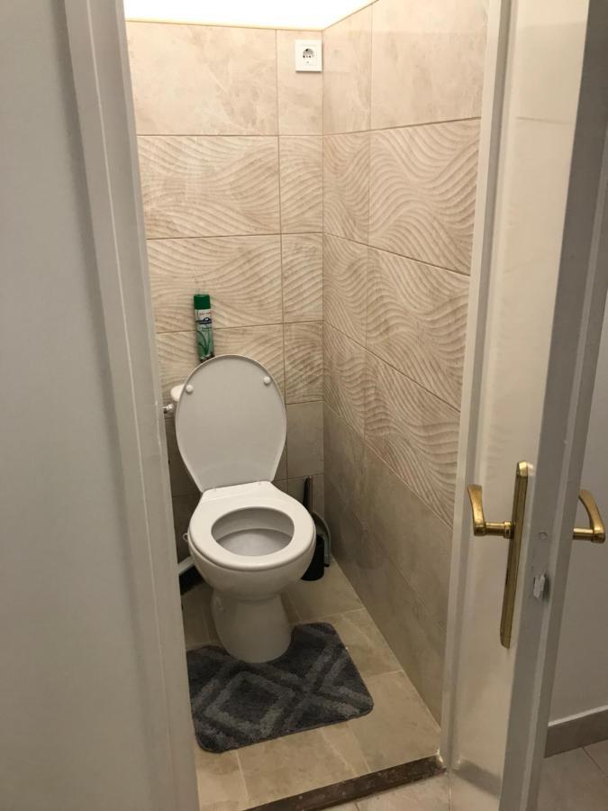 Koezponti Apartman Kiskunfélegyháza Buitenkant foto