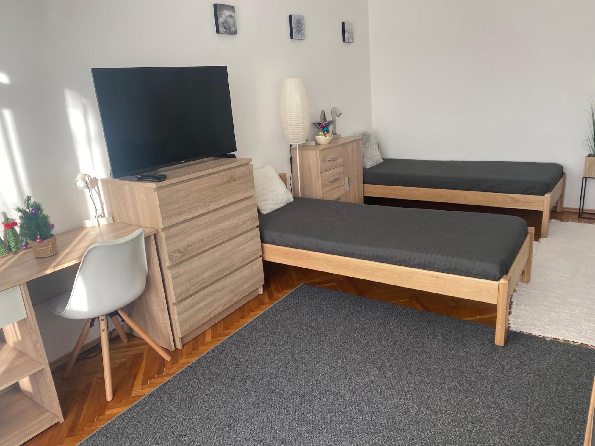 Koezponti Apartman Kiskunfélegyháza Buitenkant foto